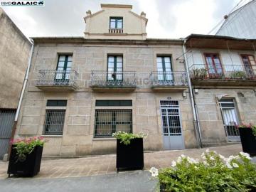 Maravillosa casa histórica de 190 m2 en pleno casco urbano de Ponte Caldelas