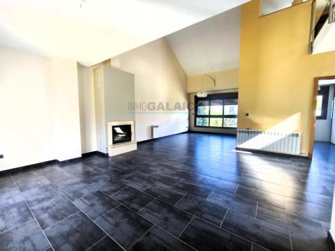 Casa de 274 m<sup style='color: #FFF;'>2</sup> en Vilagarcía de Arousa.