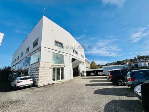 Nave industrial en venta en Vigo - 1.700 m²